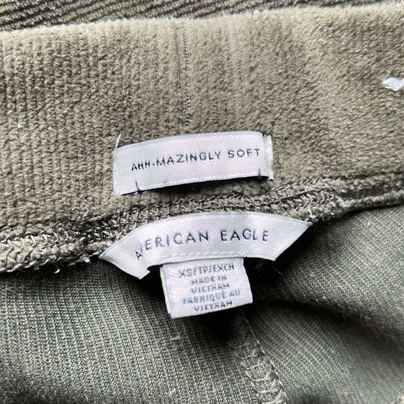 American Eagle Green Flared leg, soft ribbed pant - Picture 4 of 4